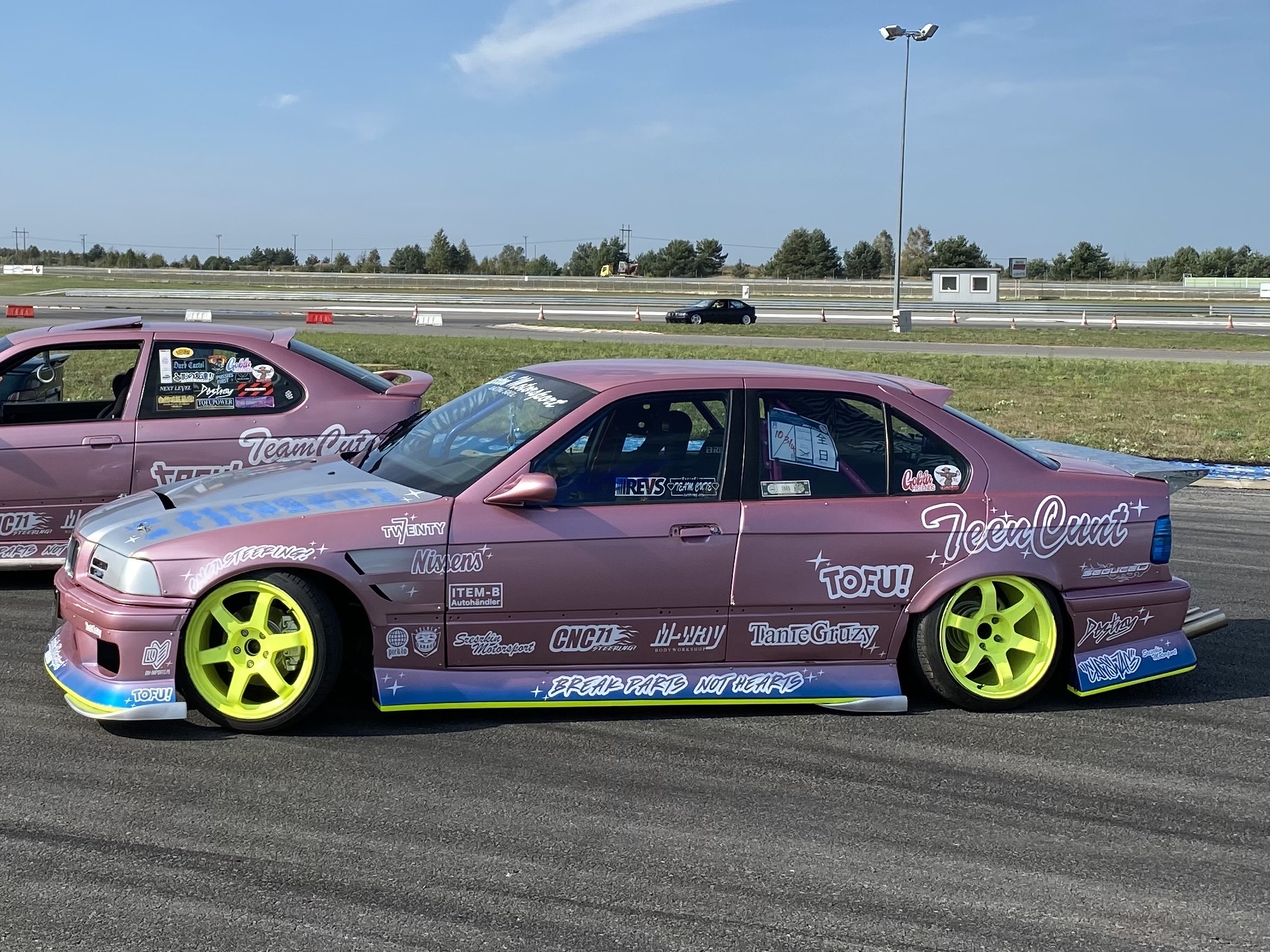 BMW E36 CUTESports V1 Side Skirts