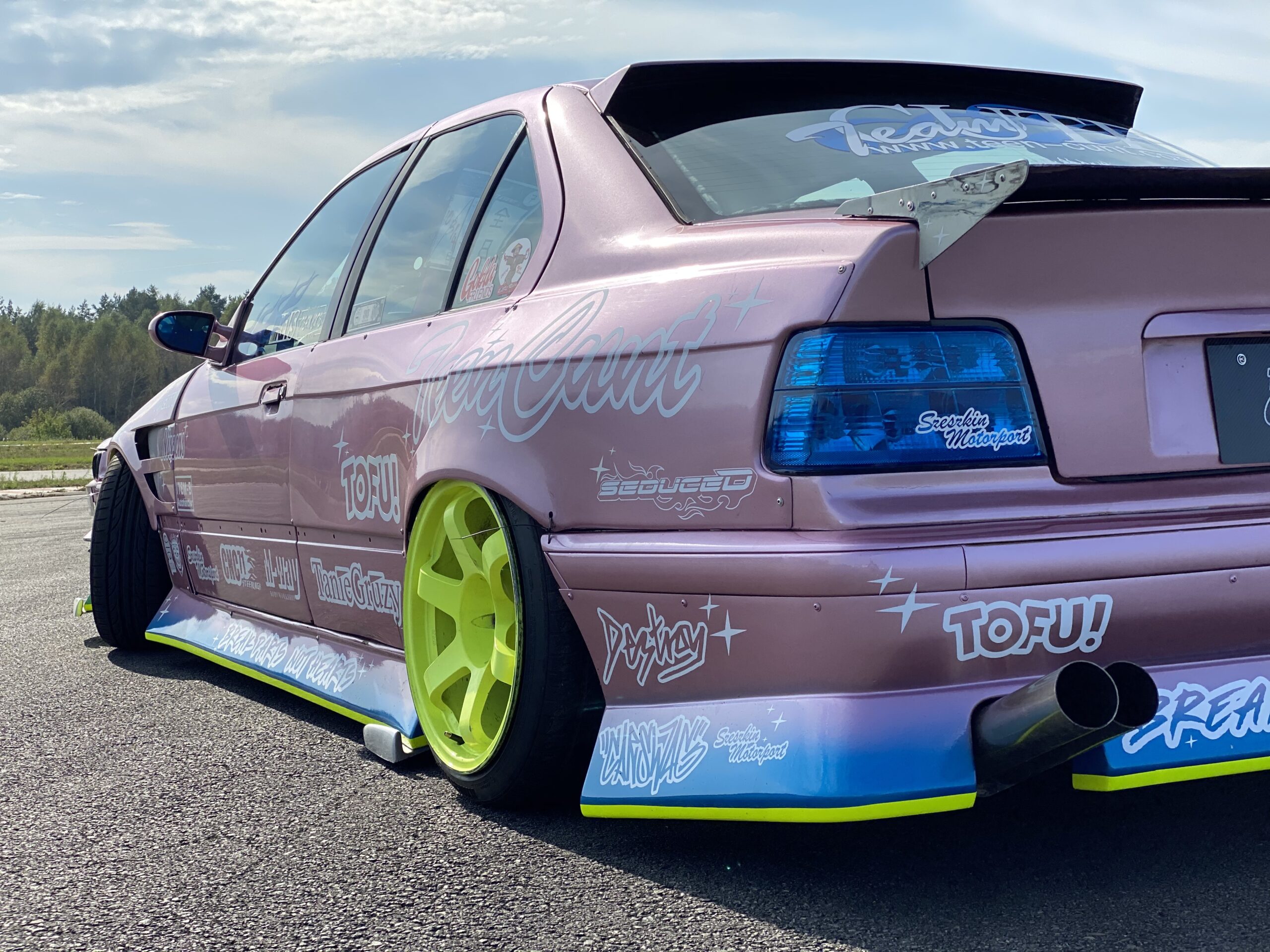 BMW E36 CUTESports V1 Side Skirts - Image 4